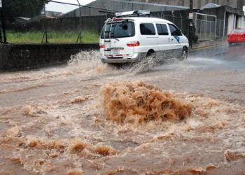 Persiste alerta por lluvias e inundaciones en Costa Rica