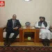 El embajador de la dictadura nicaragüense en China, Michael Campbell, junto a Mawlavi Bilal Karimi, el embajador de los talibanes en China, en mayo pasado.