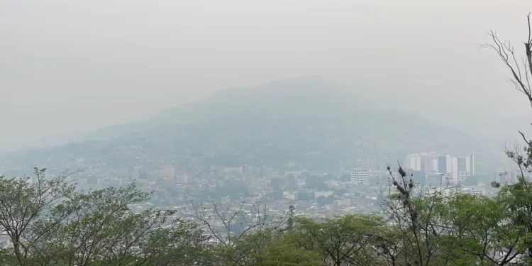 Clases presenciales se reanudan este lunes en Tegucigalpa, pero sigue alerta roja por contaminación