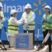 El presidente Bernardo Arévalo participó en el acto de colocación de la primera piedra de una nueva tienda de la cadena Walmart.