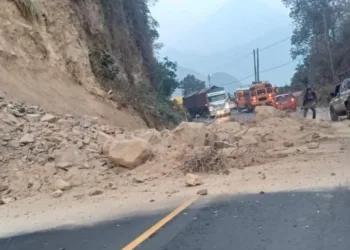 Derrumbe en Ruta Cito Zarco, kilómetro 208 al 215 Quetzaltenango.