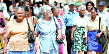 La CEPAL señala que un 68 % de las personas de 65 años o más se encuentra en situación de pobreza en Honduras.