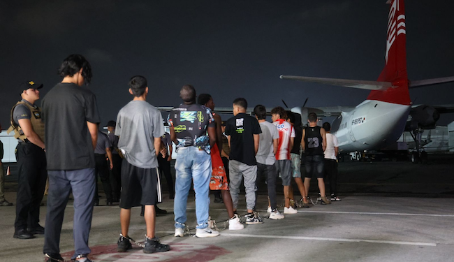 Panamá deporta a 30 colombianos en primer vuelo de repatriación de migrantes