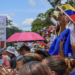 Manifestantes opositores venezolanos reclaman por el fraude electoral del 28 de julio.