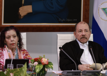 Rosario Murillo y Daniel Ortega, la pareja de dictadores que gobierna Nicaragua.