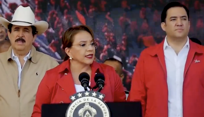 Xiomara Castro junto a su esposo, Mel Zelaya y su hijo, Hector Manuel Zelaya, verdaderos gobernantes del país.