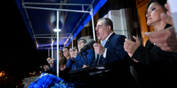 Bernardo Arévalo, presidente de Guatemala, en su discurso el 14 de septiembre, como parte de los festejos de la independencia (imagen tomada de AGN).