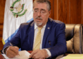 Bernardo Arévalo firma decreto de ampliación presupuestaria y asegura que Ejecutivo y Legislativo demostraron “compromiso” social