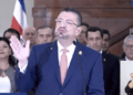 Presidente costarricense  fustiga iracundo a Fiscalía y defiende a acusados de sobreprecios en Seguro Social