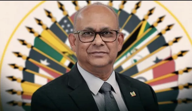 La OEA elige a canciller de Surinam como su próximo Secretario General