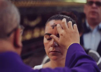 Católicos Centroamericanos viven con fe el Miércoles de Ceniza, el inicio de la Cuaresma