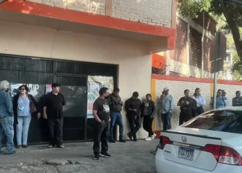 Denuncias y reclamos por retrasos en apertura de centros de votación en las primarias de Honduras