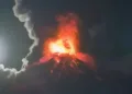 Evacuaciones, suspensión de clases y alerta naranja por erupción del Volcán de Fuego en Guatemala