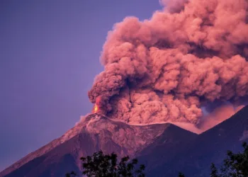 Volcán de Fuego en Guatemala regresa a la normalidad tras erupción y evacuación de cientos de ciudadanos