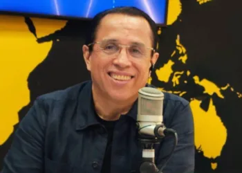 Gobierno de Honduras lleva a juicio a periodista, lo que genera alarma sobre la libertad de expresión