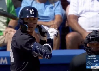 Pelotero nicaragüense brilla en la pretemporada de los Yankees y busca un cupo en el equipo grande     