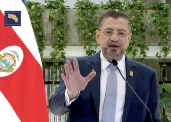 Abren tercera investigación contra presidente costarricense por beligerancia política