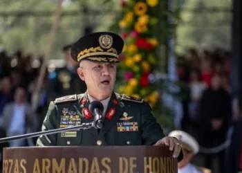 Fuerzas Armadas hondureñas desmienten politización en medio de lluvia de críticas