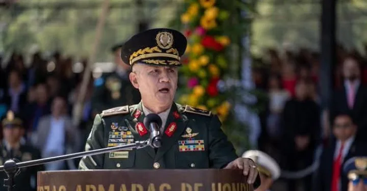 Fuerzas Armadas hondureñas desmienten politización en medio de lluvia de críticas