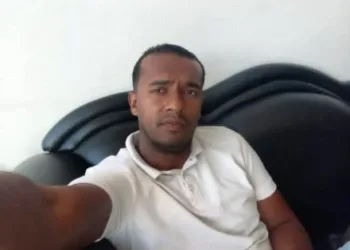 Fiscalía de Venezuela pide en extradición a uno los deportados desde EEUU a El Salvador por asesinato de rapero