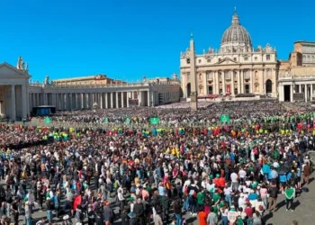 El Papa Francisco fue sepultado en la Basílica Santa María la Mayor ante una multitud conmocionada