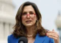 La congresista María Elvira Salazar alerta de nuevo sobre la amenaza del socialismo en Honduras y pide intervención de EEUU