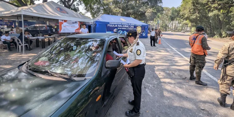 Guatemala declara alerta roja institucional en salud por Semana Santa