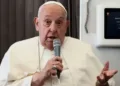 Rubén Blades rinde homenaje al legado de cambio e inclusión del Papa