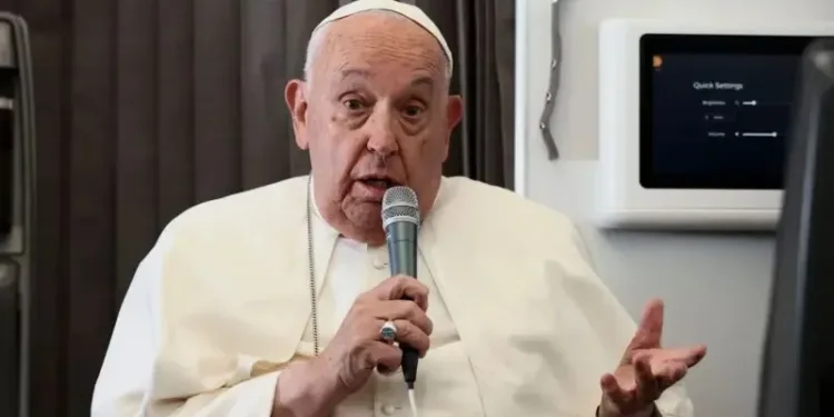 Rubén Blades rinde homenaje al legado de cambio e inclusión del Papa