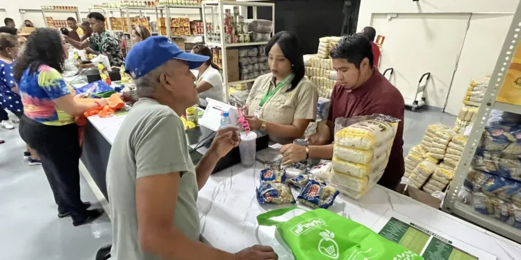 Panamá abre la “Tienda del Pueblo”, una apuesta con productos accesibles en instalaciones modernas