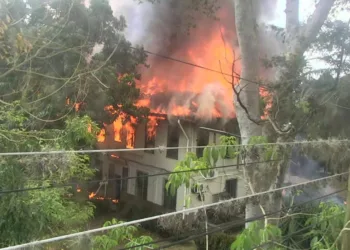 Honduras: Incendio consume histórico edificio evangélico en San Pedro Sula