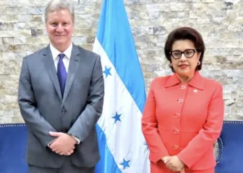 Presidenta de la Corte Suprema de Honduras se compromete con extradición de narcotraficantes tras encuentro con diplomático estadounidense