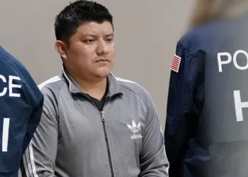 Guatemala extradita a EEUU a presunto traficante de migrantes vinculado a tragedia en Chiapas