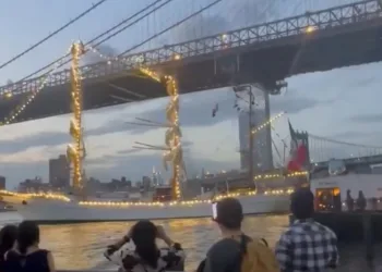 Falla mecánica de buque mexicano habría provocado el accidente que dejó dos muertos en Nueva York