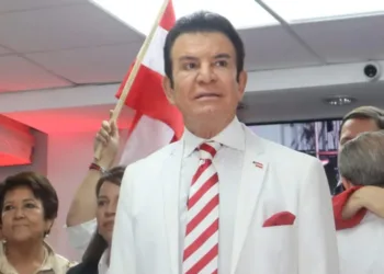 Candidato presidencial hondureño arremete contra el oficialismo por mal manejo de fondos públicos
