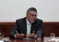 Capturan a exministro costarricense y a otros funcionarios por irregularidades en pista de aeropuerto de Liberia