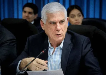 Exdiputado salvadoreño es condenado por enriquecimiento ilícito y debe devolver $1.5 millones