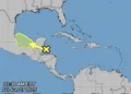 Vigilan posible formación de tormenta frente a Belice y costas de México