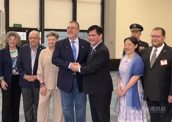 Presidente de Guatemala inicia visita oficial a Taiwán para estrechar lazos