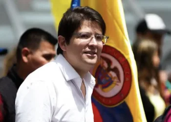 Senador y precandidato colombiano resulta herido en atentado armado durante acto proselitista en Bogotá