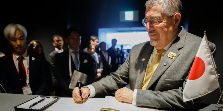 Presidente Arévalo destaca 90 años de cooperación entre Guatemala y Japón tras su visita al país asiático