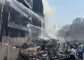 Tragedia en India: Decenas de muertos en accidente de avión en Ahmedabad