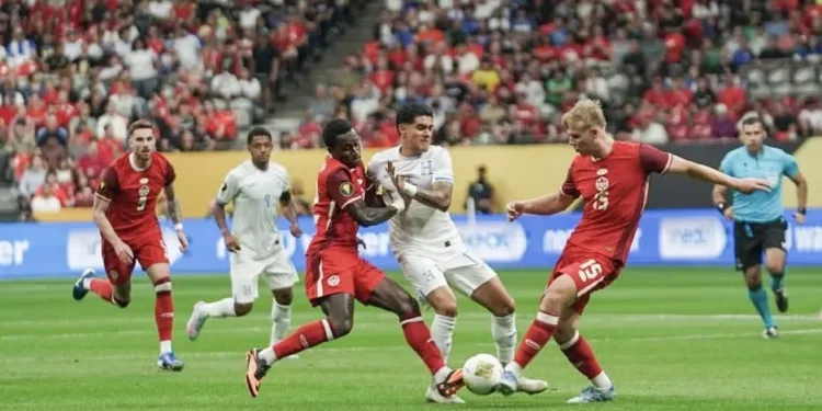 Honduras sufre humillante derrota 6-0 ante Canadá en su debut en la Copa Oro