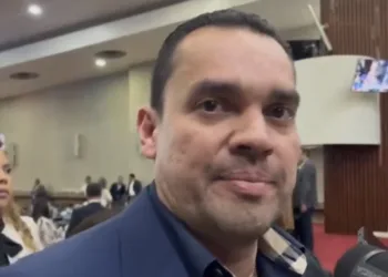 Diputado nacionalista acusa al oficialismo hondureño de “mentir” sobre la llegada de la CICIH y asegura que Nasri Asfura será el próximo presidente