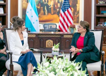 Presidenta de Honduras y secretaria de Seguridad de EEUU abordan protección a migrantes y ampliación del TPS