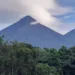 Guatemala: autoridades advierten sobre actividad constante en el volcán de Fuego y riesgo de lahares
