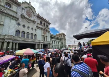 Empresarios piden a la Corte de Constitucionalidad de Guatemala resolver pronto disputa por pacto con sindicato magisterial