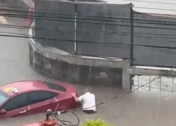 Más de 65 inundaciones en 36 horas por intensas lluvias en Costa Rica
