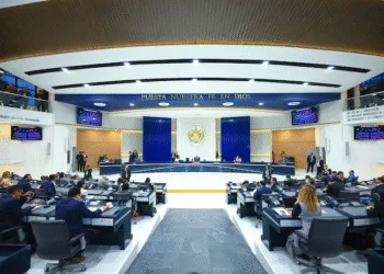 La reelección presidencial indefinida aprobada y ratificada en El Salvador de manera exprés
