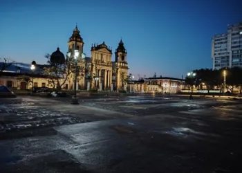 Guatemala: sindicato docente levanta plantón tras casi 60 días y hay una nueva sanción judicial
